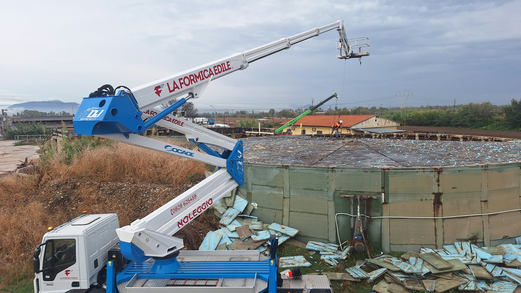 PLE e vasca biogas durante il lavoro a Cancello Arnone