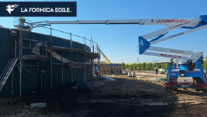 PLE Socage durante un intervento su una vasca di biogas a Eboli con logo La Formica Edile